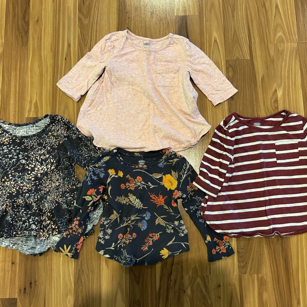 Old Navy 2T set of 4 long sleeve tops